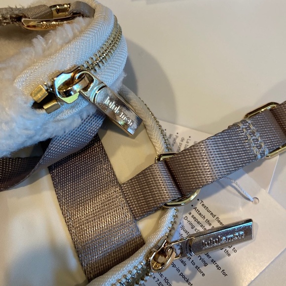 Lululemon Modular Phone Crossbody Bag  Fleece - Picture 11 of 12